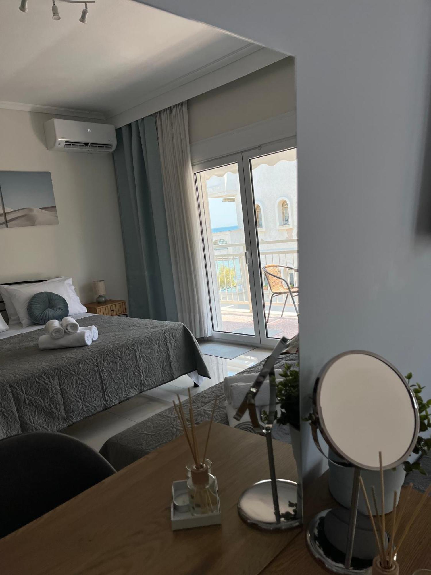 Irene Beach Front Luxury Suite Peraia  Exterior photo