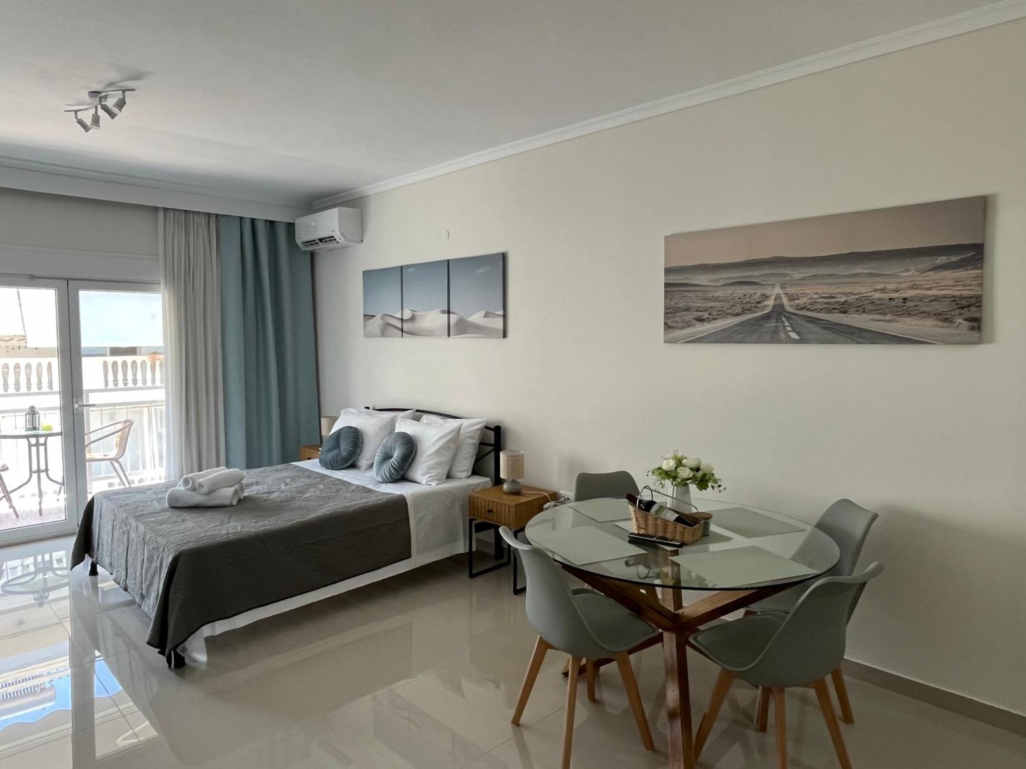 Irene Beach Front Luxury Suite Peraia  Exterior photo
